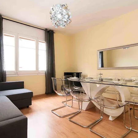 Go Bcn - Castillejos Apartment